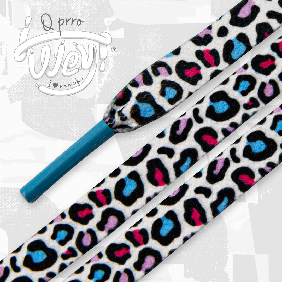 LEOPARD COLORS Fondo blanco con manchas azules, magentas y azules